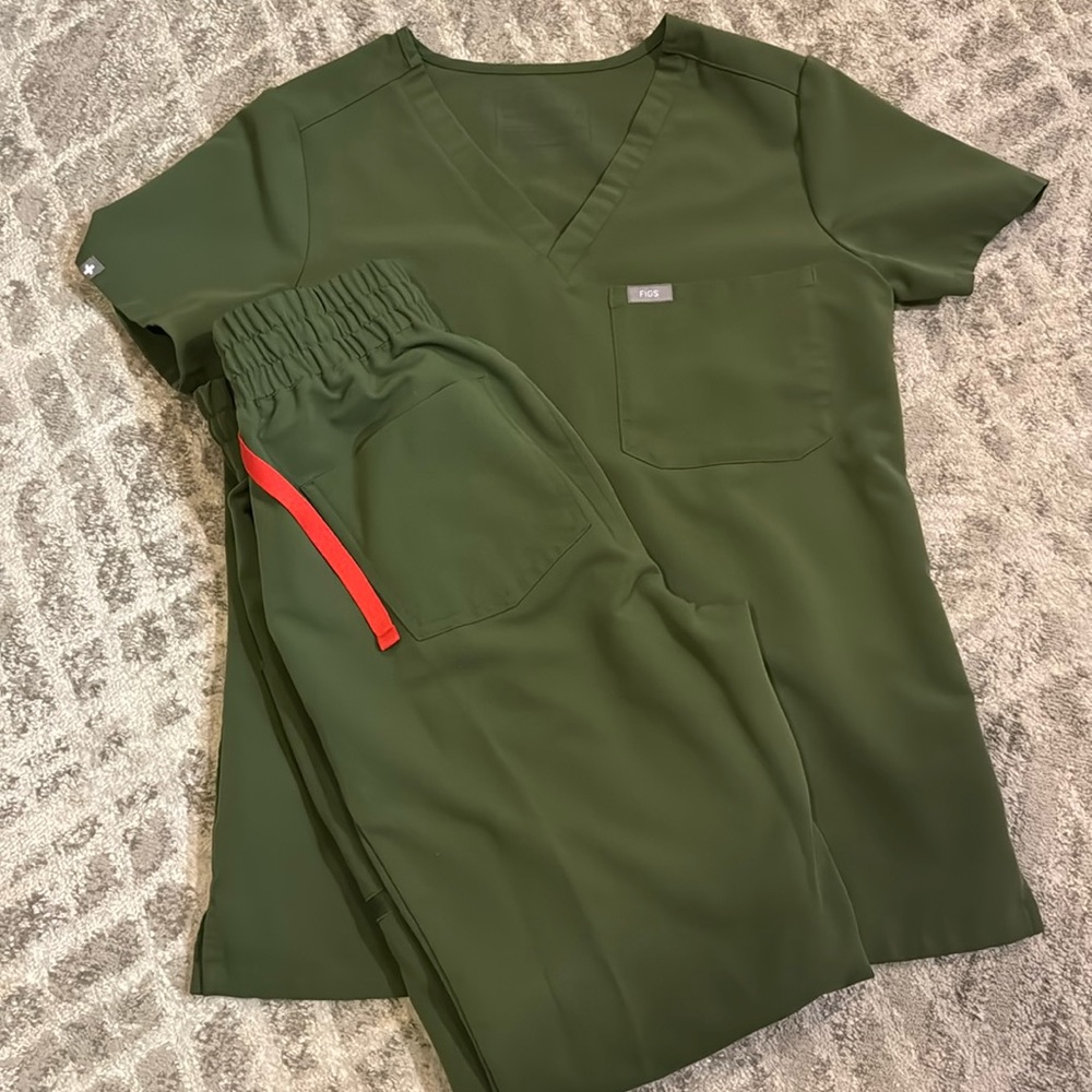 FIGS SCRUBS